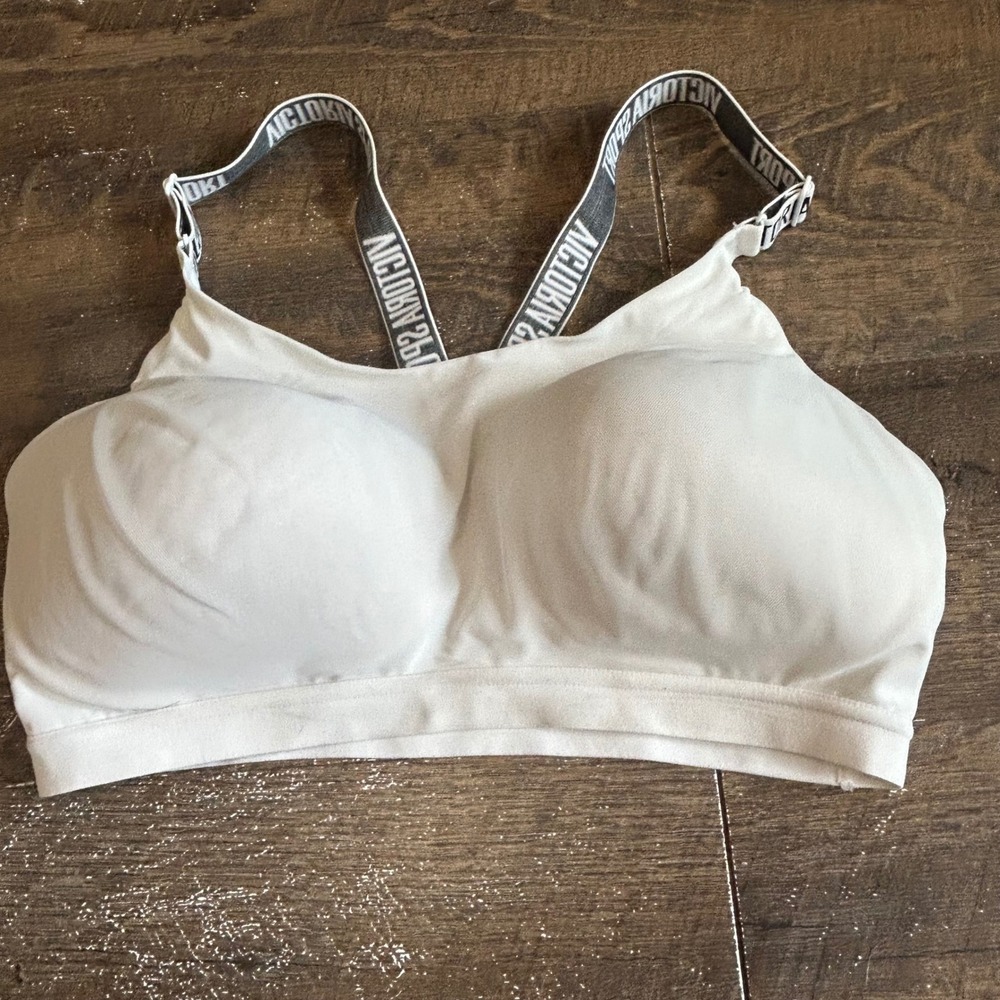 Victoria Secret Sport Incredible Lightweight White Sports Bra 36DD Molded Cup